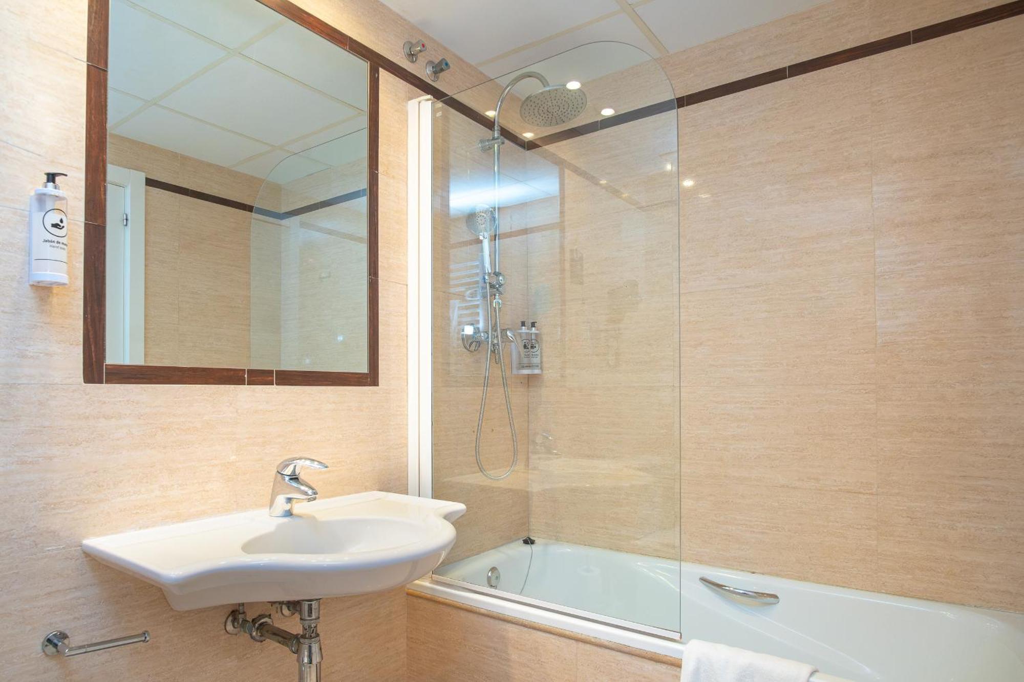 Vtz Hotel El Principe Zaragoza Kültér fotó